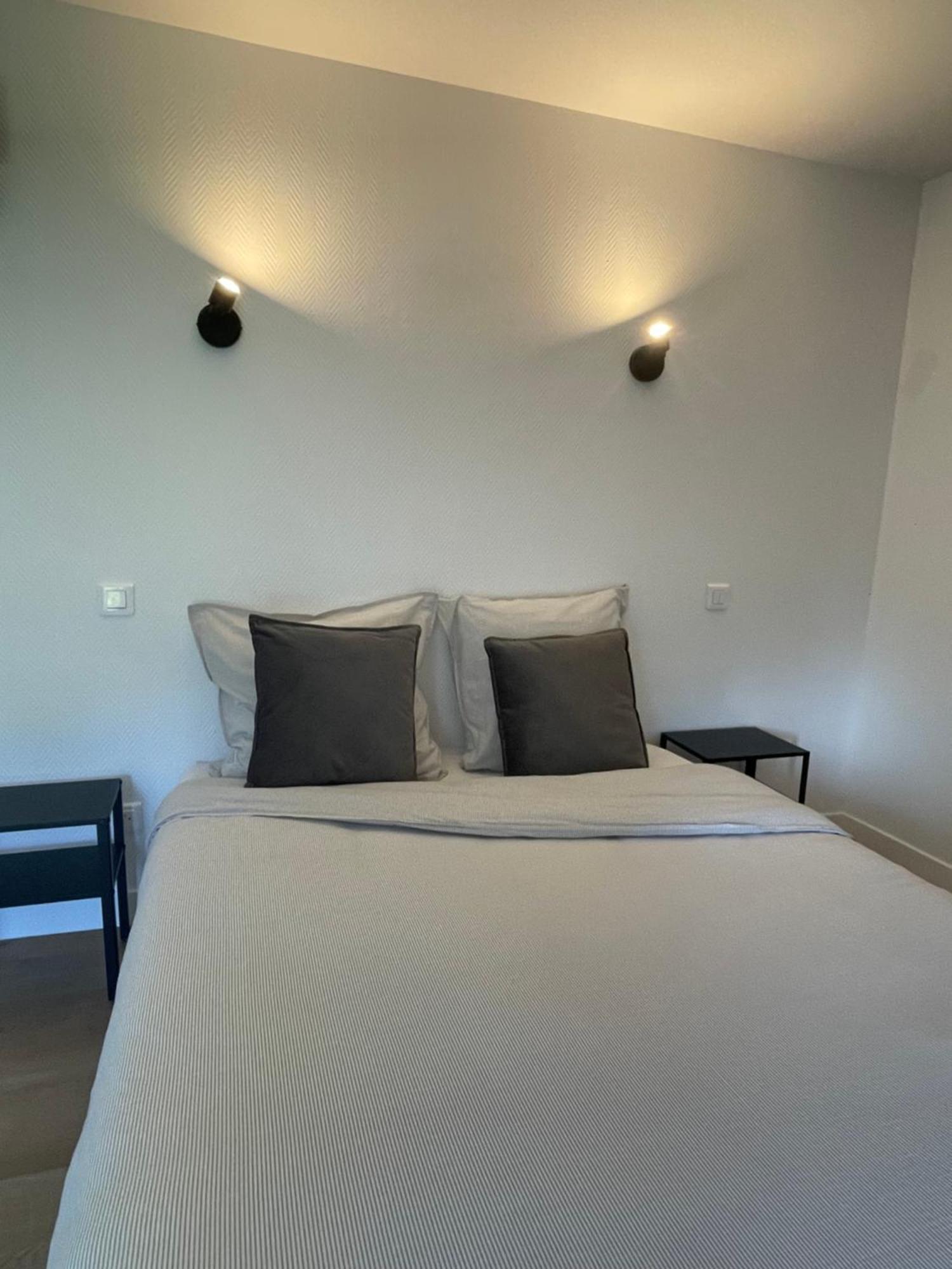 Au Pied Leve Hotel Calorguen Buitenkant foto